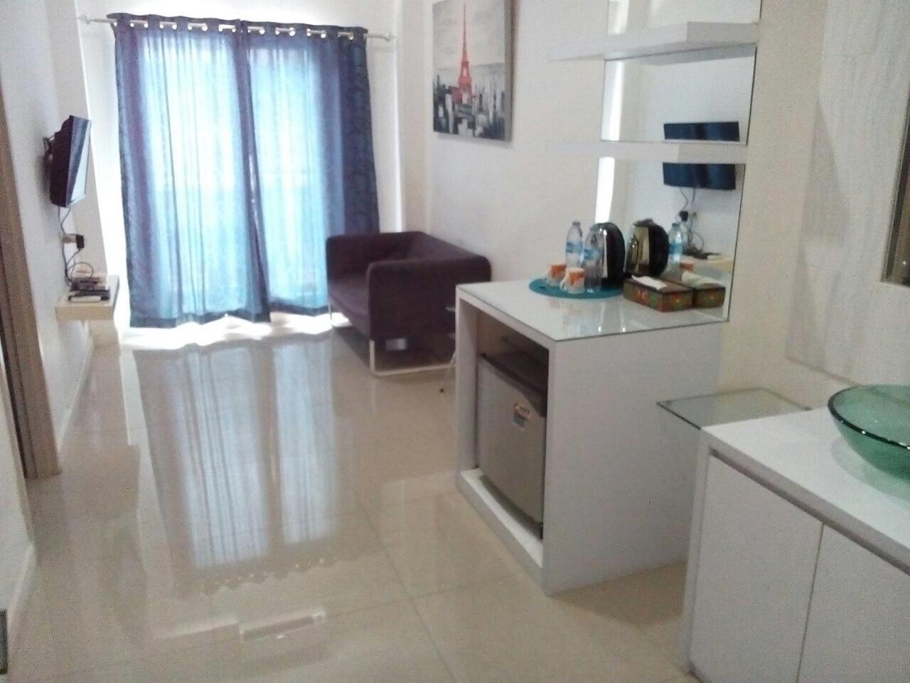 Myrooms Bekasi Exterior foto