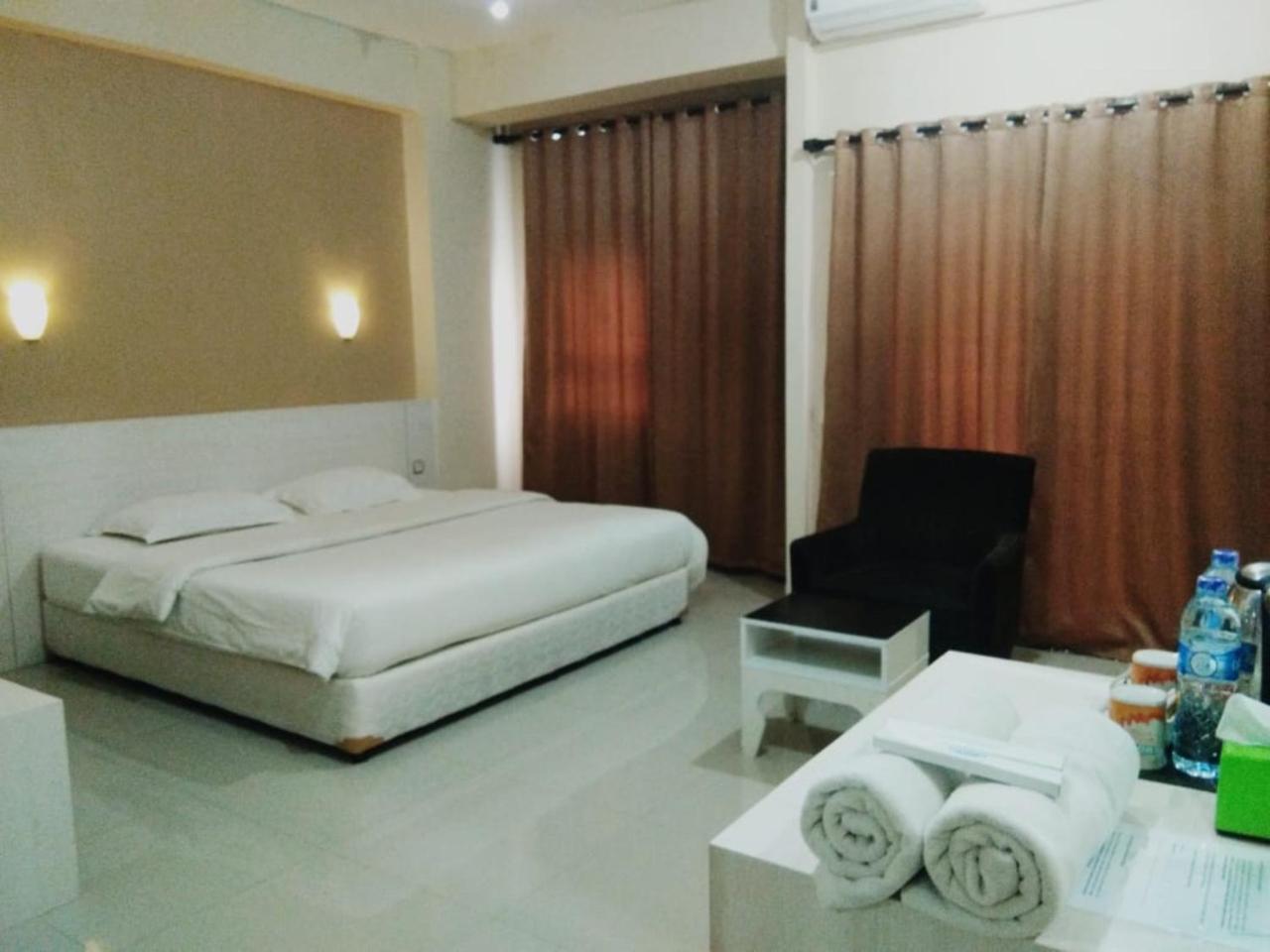Myrooms Bekasi Exterior foto